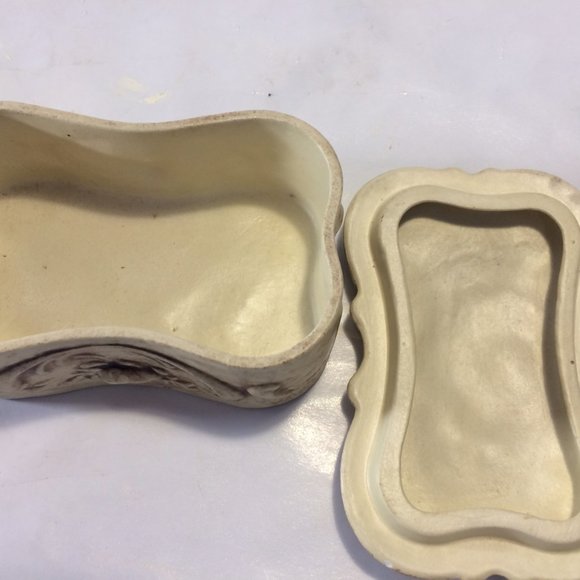 Handmade signed trinket box - Picture 2 of 3